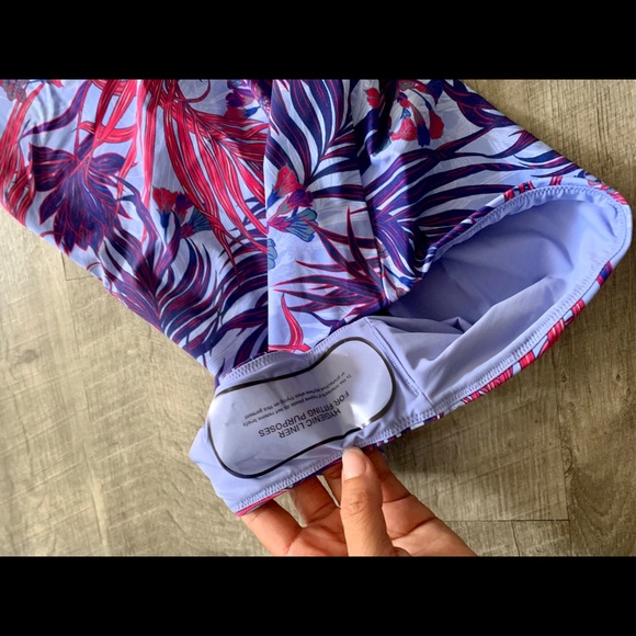 Lululemon weave the waves one-piece size6 - Picture 4 of 8